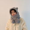 Starke warme Mütze mit Bärenohr und Schal in einem Fleece-Samt