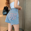 asymmetrische Denim-Shorts mit hoher Taille und roter Kante und Kawaii-Hose mit Print-Herzen für Mädchen